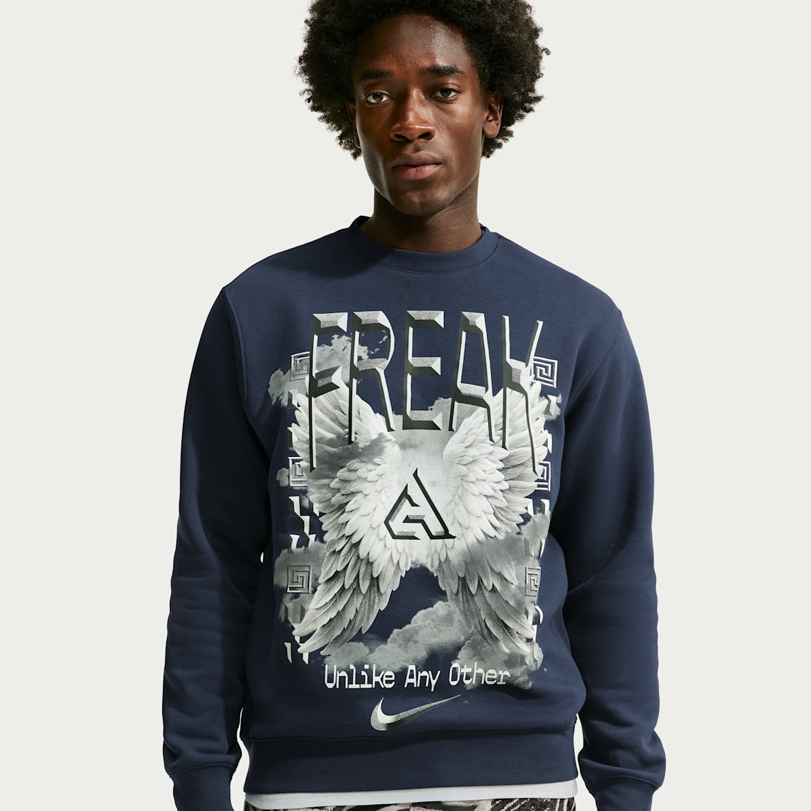 Giannis Men's Fleece Crew
