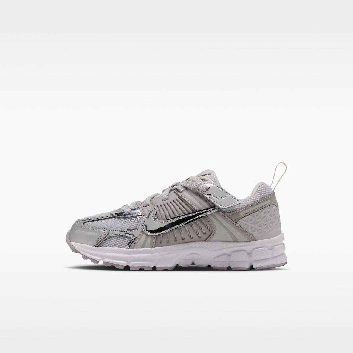 Nike Vomero 5 Little Kids' Shoes with Reflective Design Accents
