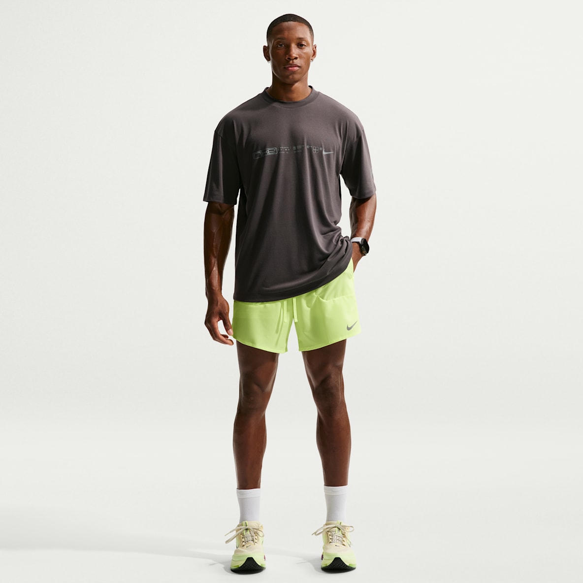 Nike Stride Dri-FIT 2-i-1 løpeshorts til herre (18 cm)