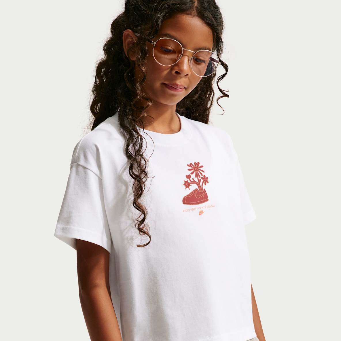 Nike Sportswear Big Kids' (Girls') Boxy T-Shirt