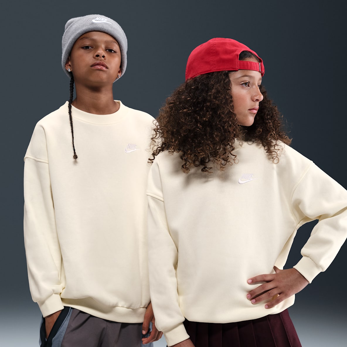 ナイキ スポーツウェア クラブ フリース ジュニア オーバーサイズ スウェットシャツ