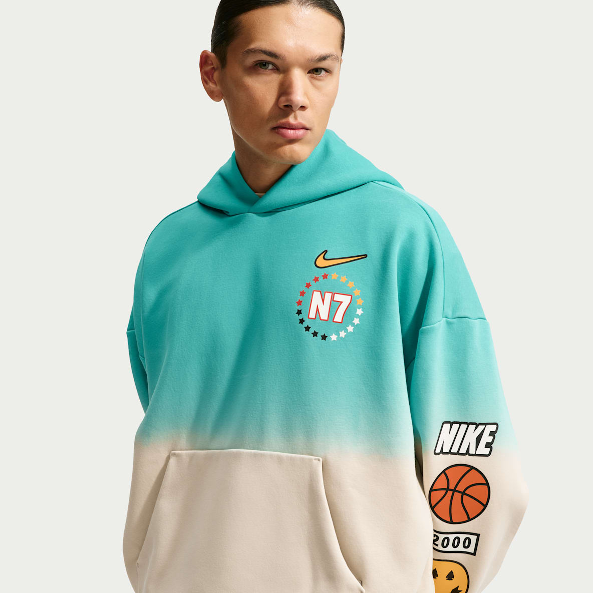 Nike N7 Standard Issue Sweat à capuche de basket brossé Therma-FIT pour homme
