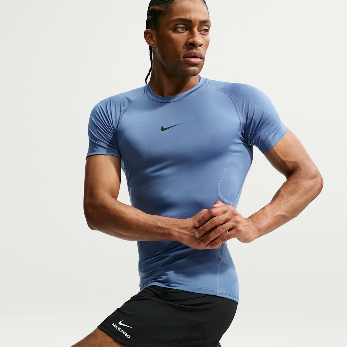 Nike Pro Tætsiddende Dri-FIT-fitnessoverdel med korte ærmer til mænd