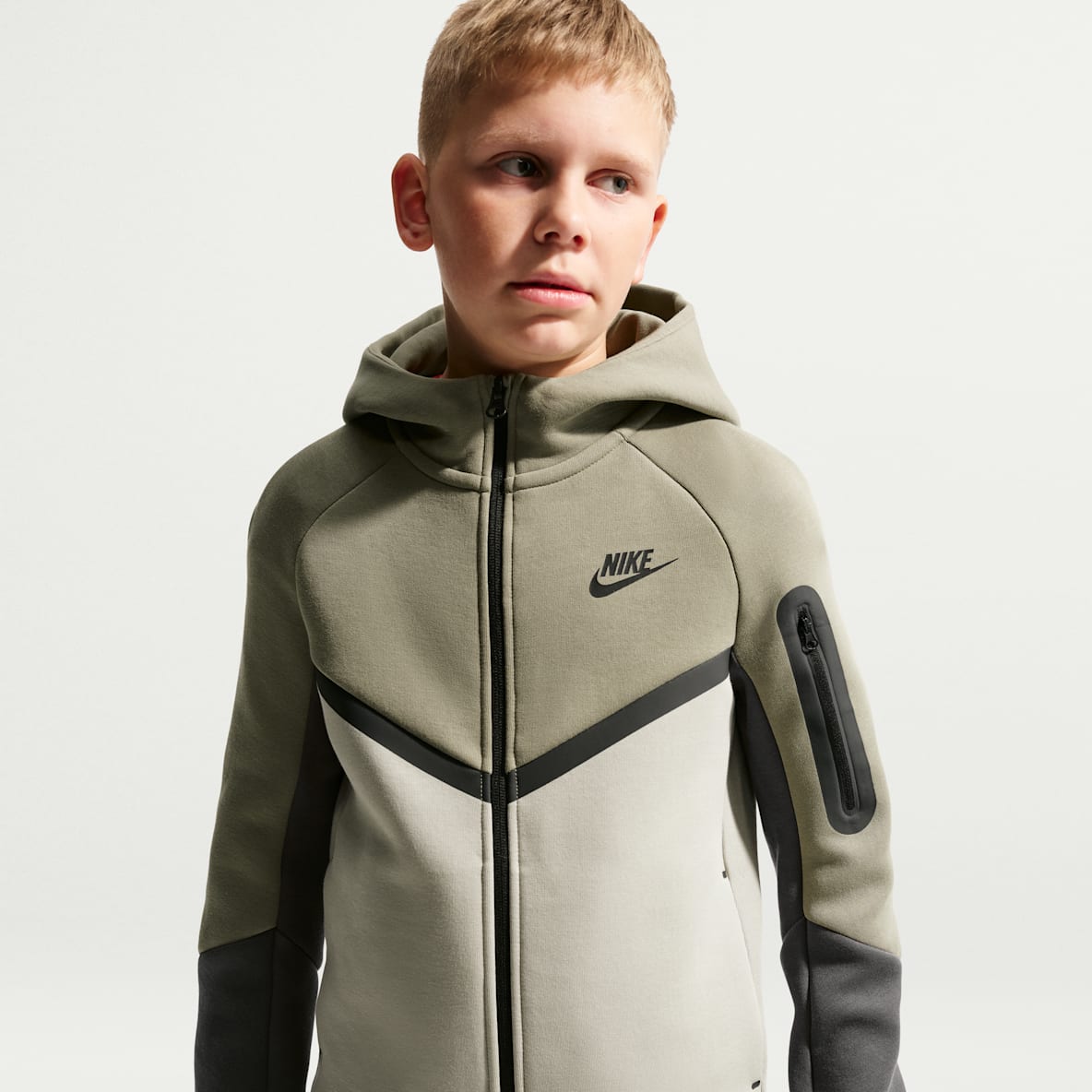 Nike Sportswear Tech Fleece Older Kids' Full-Zip Hoodie
