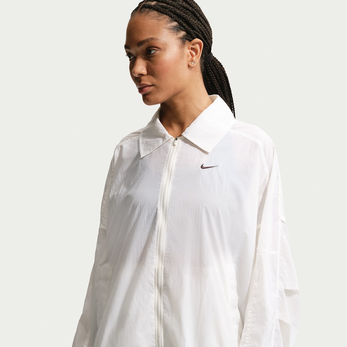 Nike Sportswear Chamarra ligera con protección UV oversized para mujer