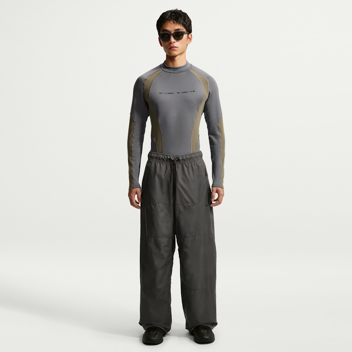 Nike Tech Men's Loose Reflective-Design Trousers