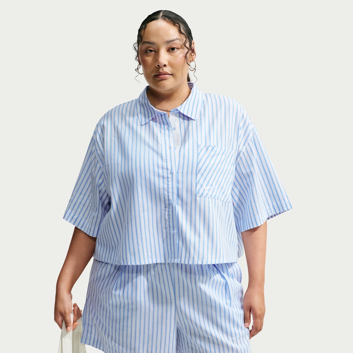 Nike Sportswear Chill Poplin Women's Oversized Striped Top (Plus Size)