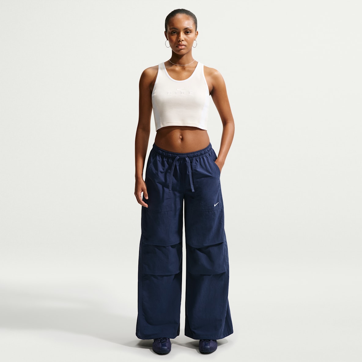 Nike Sportswear Women's Loose Mid-Rise Structured Pants