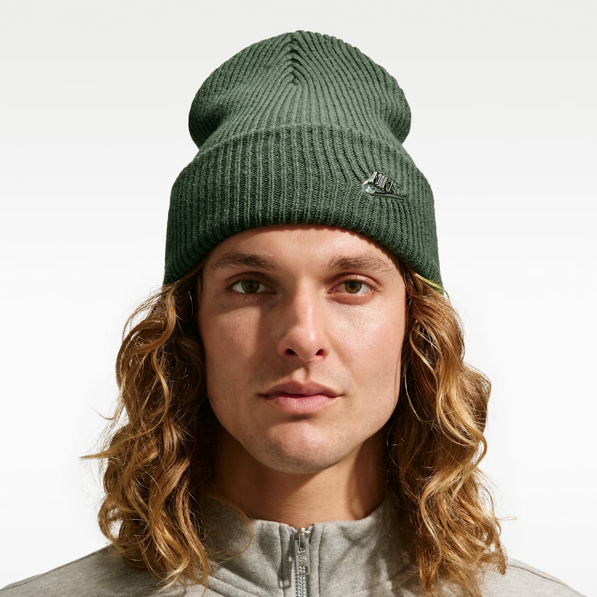 Nike Peak Bonnet à revers large Metal Futura