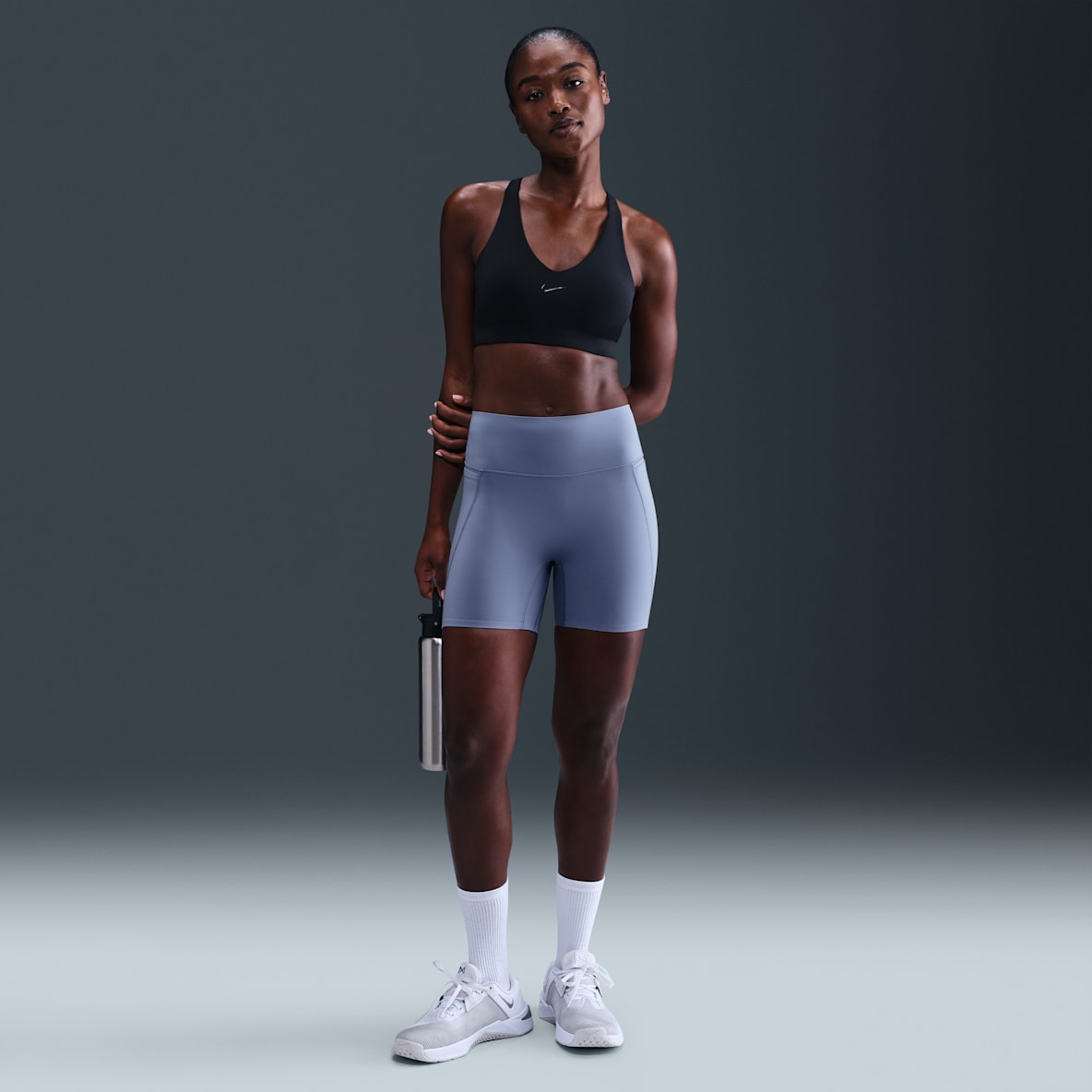 Nike Universa Shorts de ciclismo de tiro alto de 13 cm sin costura frontal para mujer
