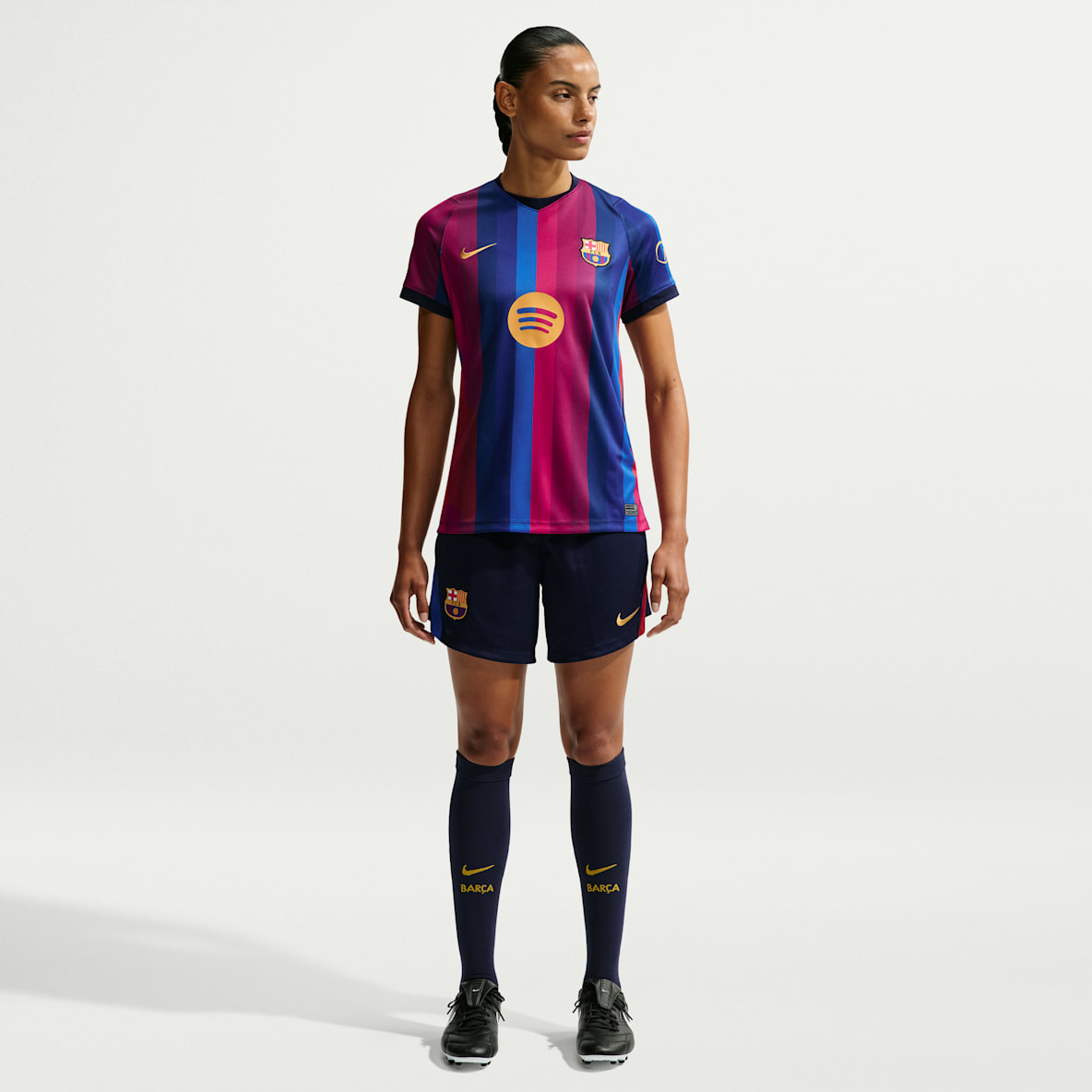 FC Barcelona 2026/27 Stadyum İç Saha Nike Dri-FIT Kadın Futbol Taraftar Şortu