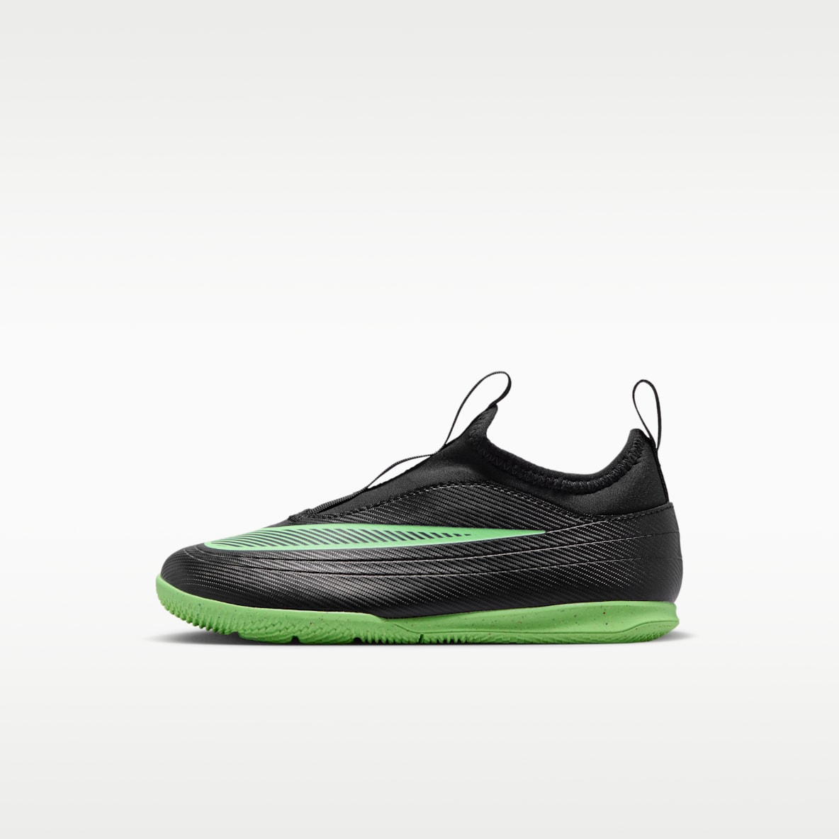 Nike Jr. Mercurial Vapor 17 Club Little Kids' Indoor/Court Low-Top Soccer Shoes