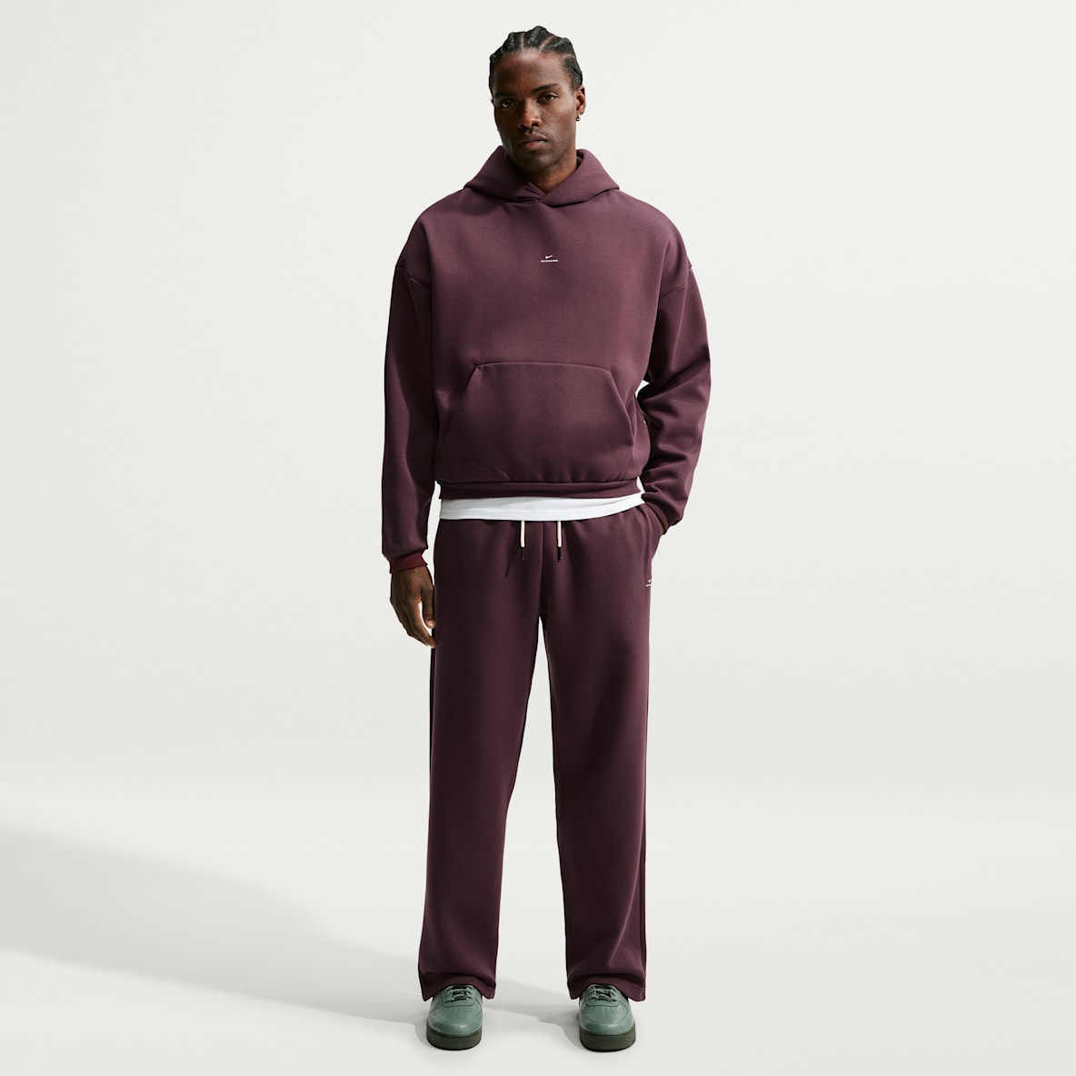 Nike Standard Issue Men’s Therma-FIT Brushed Open-Hem Basketball Trousers
