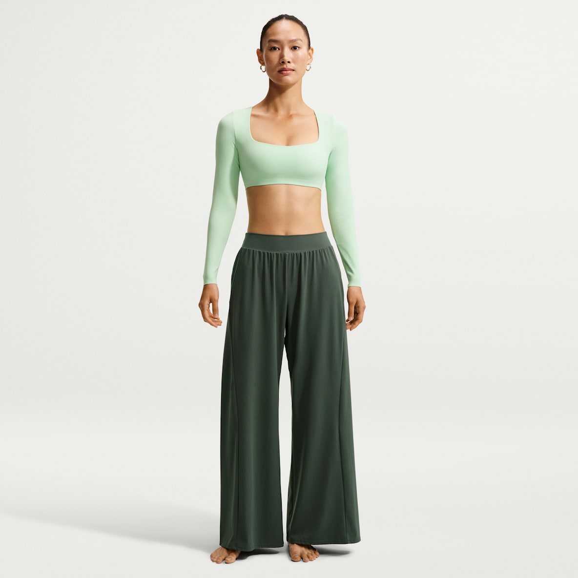 Nike Zenvy Women's Mid-Rise Wide-Leg Trousers