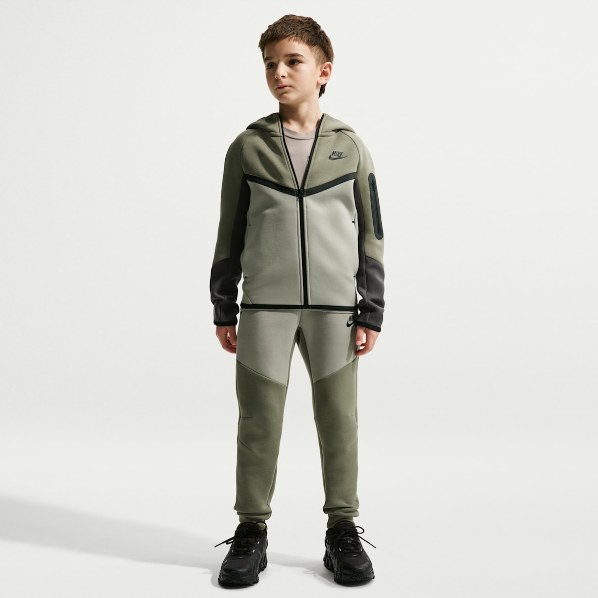 Nike Sportswear Tech Fleece Older Kids' Joggers
