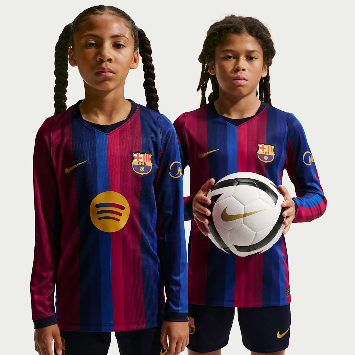 F.C. Barcelona 2026/27 Stadium Home Older Kids' Nike Dri-FIT Football Replica Long-Sleeve Shirt