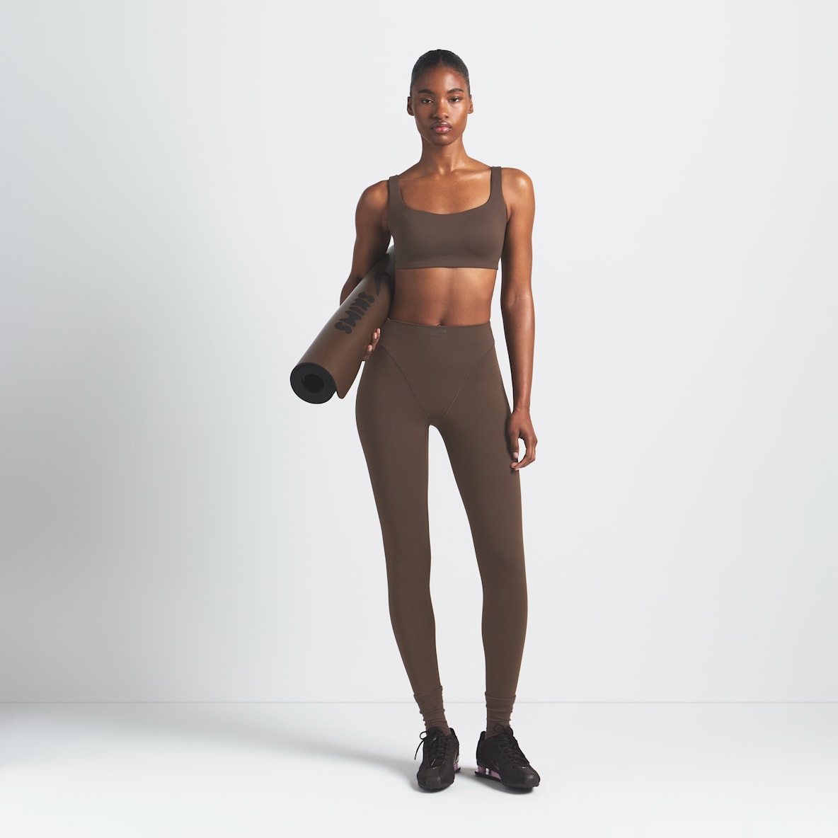 NikeSKIMS Matte Bra de cuello en forma de U para mujer