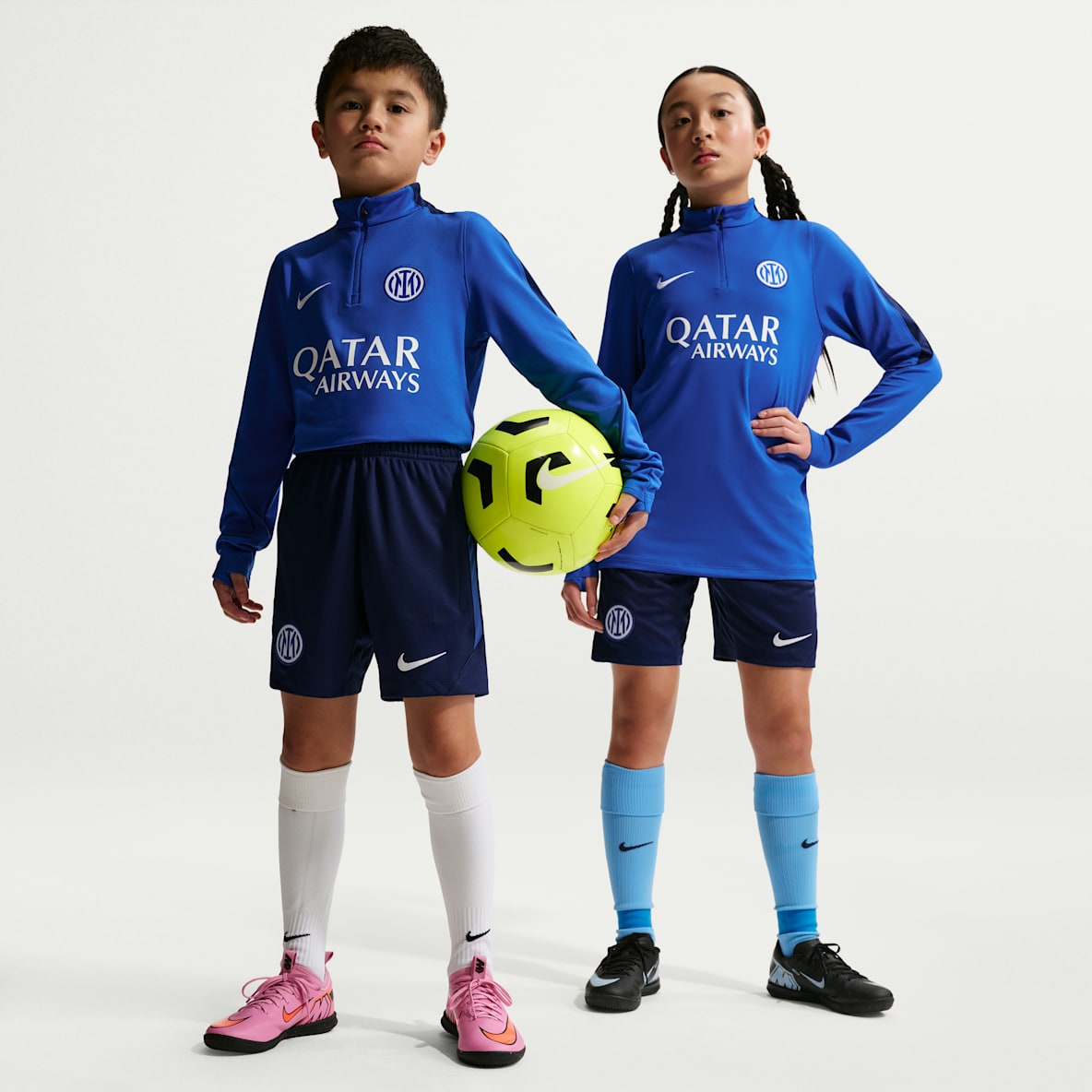 Inter Milan Strike Older Kids' Nike Dri-FIT Football Knit Shorts