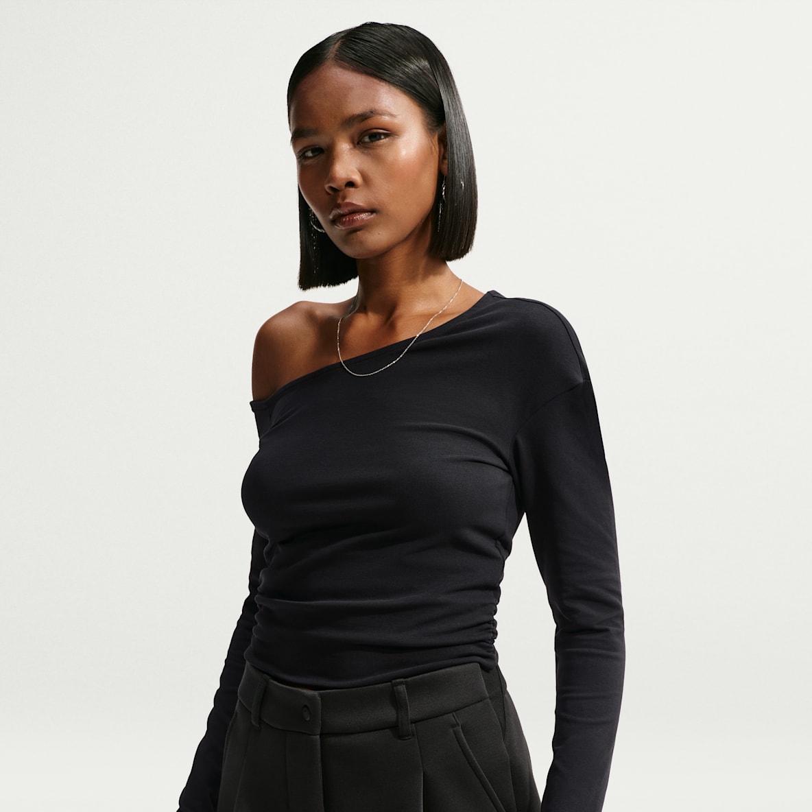 Nike Sportswear Schulterfreies Longsleeve mit enger Passform (Damen)