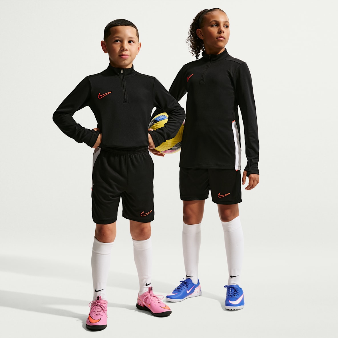 Nike Academy Older Kids' Dri-FIT Football Knit Shorts