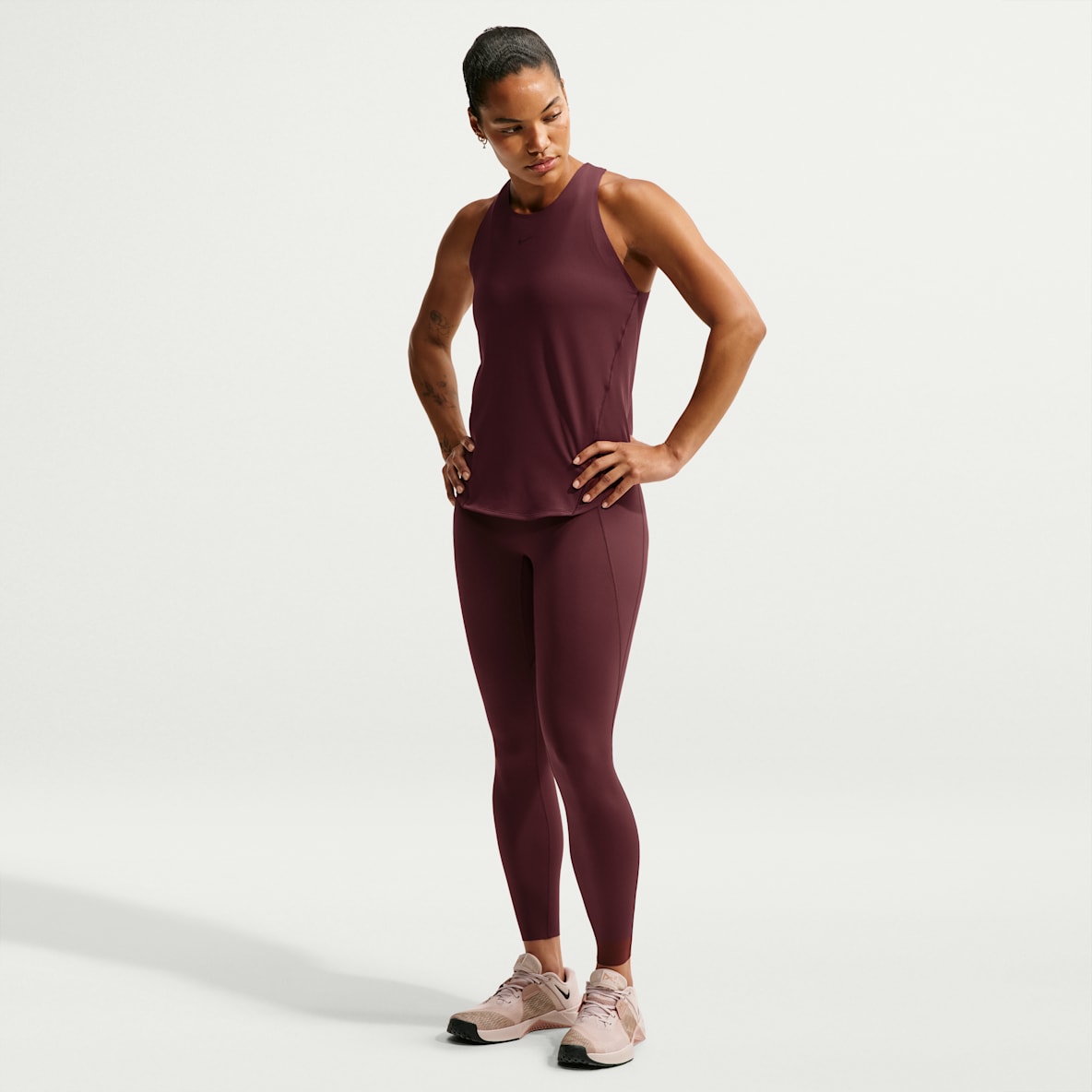 Nike Universa Women's High-Waisted 7/8 Leggings with No Front Seam