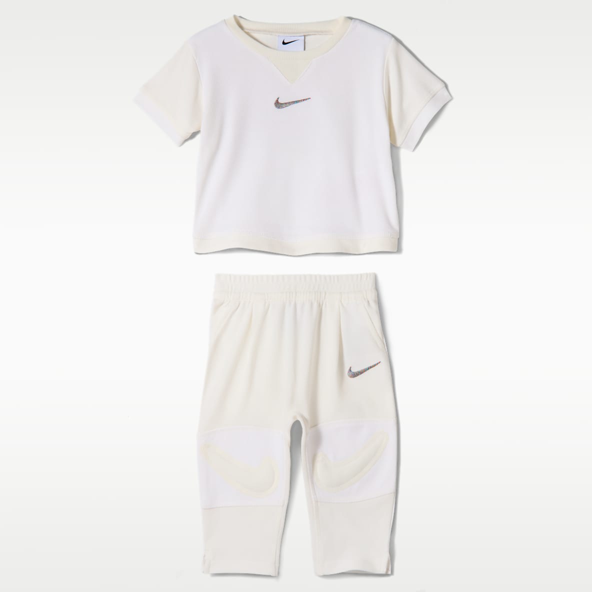 Nike ready, set! Baby T-Shirt and Joggers Set