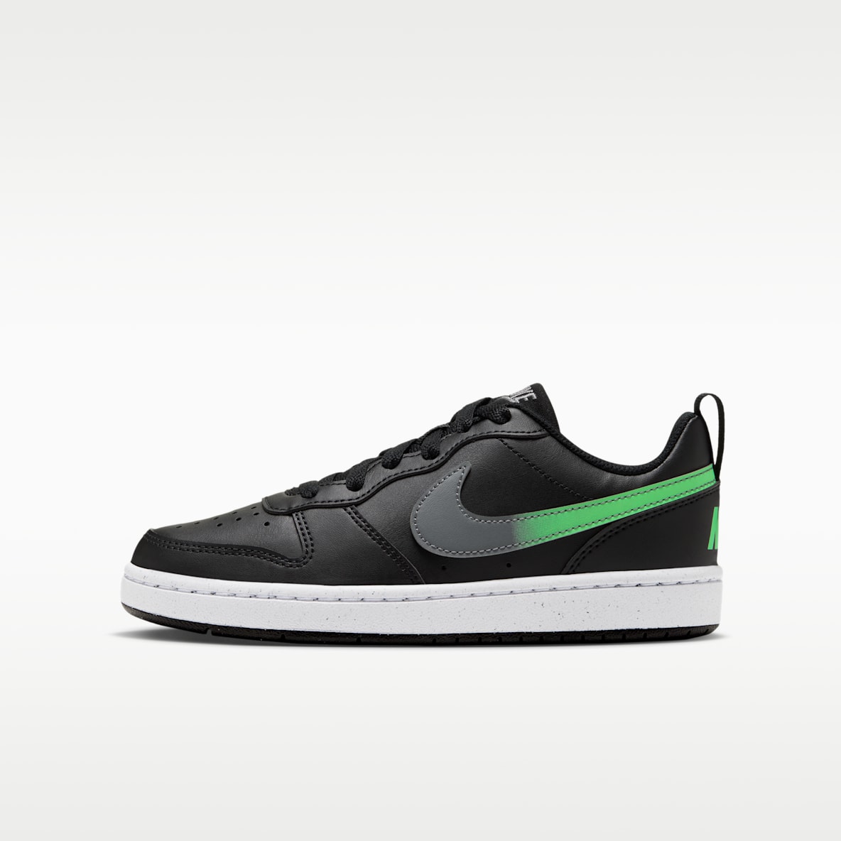NikeCourt Borough Low Older Kids' Shoes