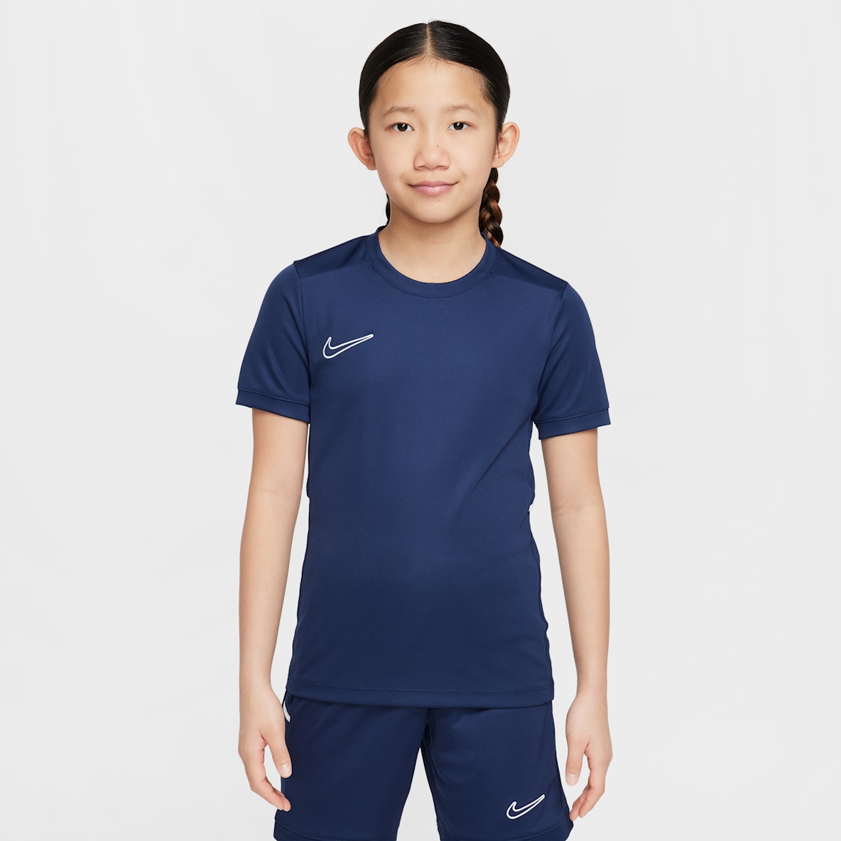 Nike Academy Playera de fútbol Dri-FIT para niños talla grande