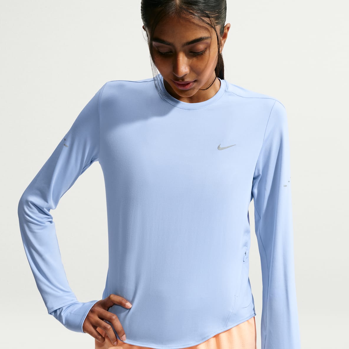 Nike Swift Playera de correr de manga larga de cuello redondo Dri-FIT UV para mujer