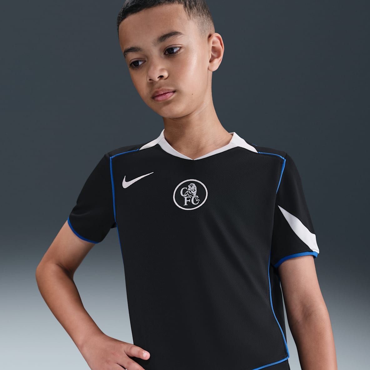 Chelsea F.C. 2025/26 Stadium Third Older Kids' Nike Dri-FIT Total 90 Football Replica Shirt