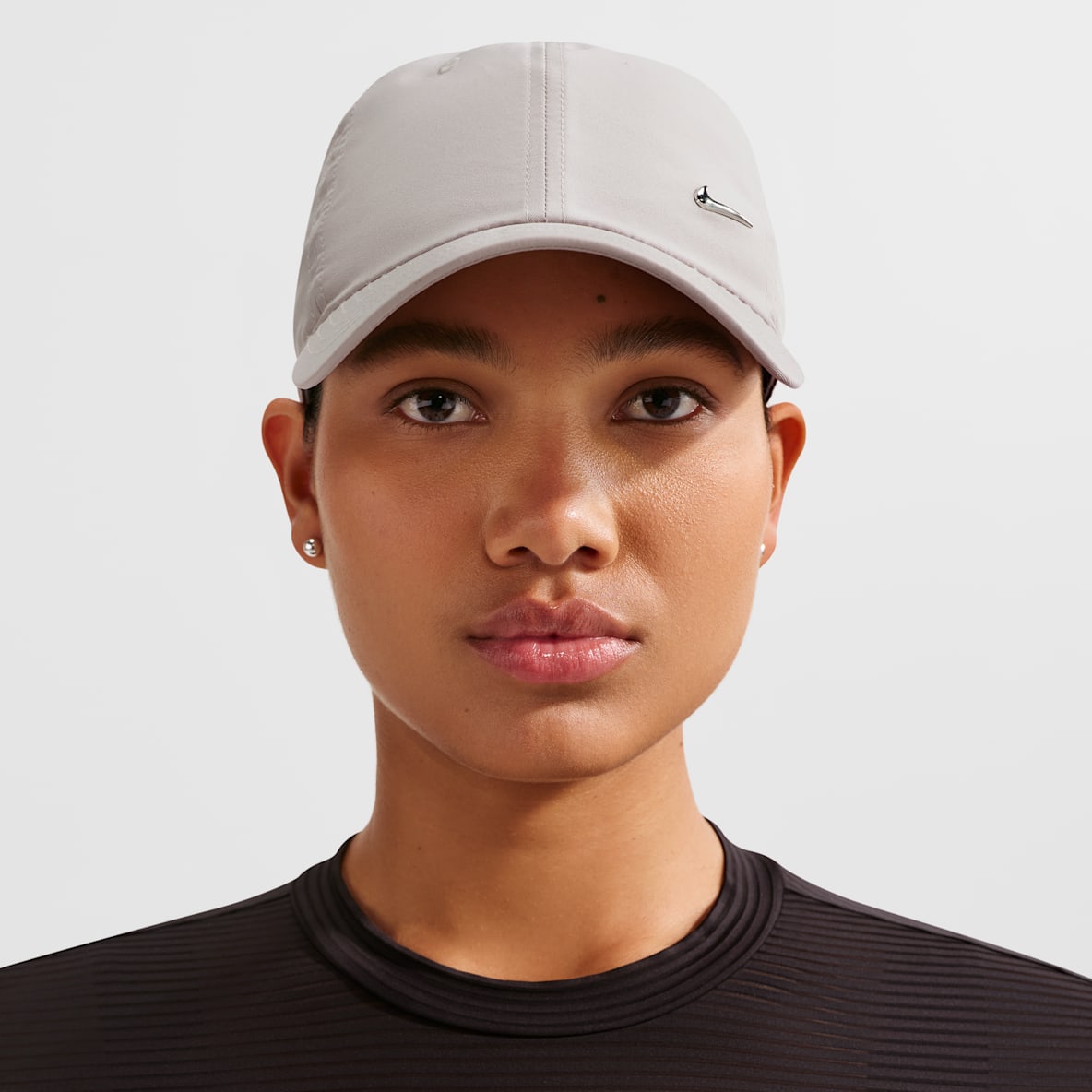 Nike Dri-FIT Club Unstructured Metal Swoosh Cap