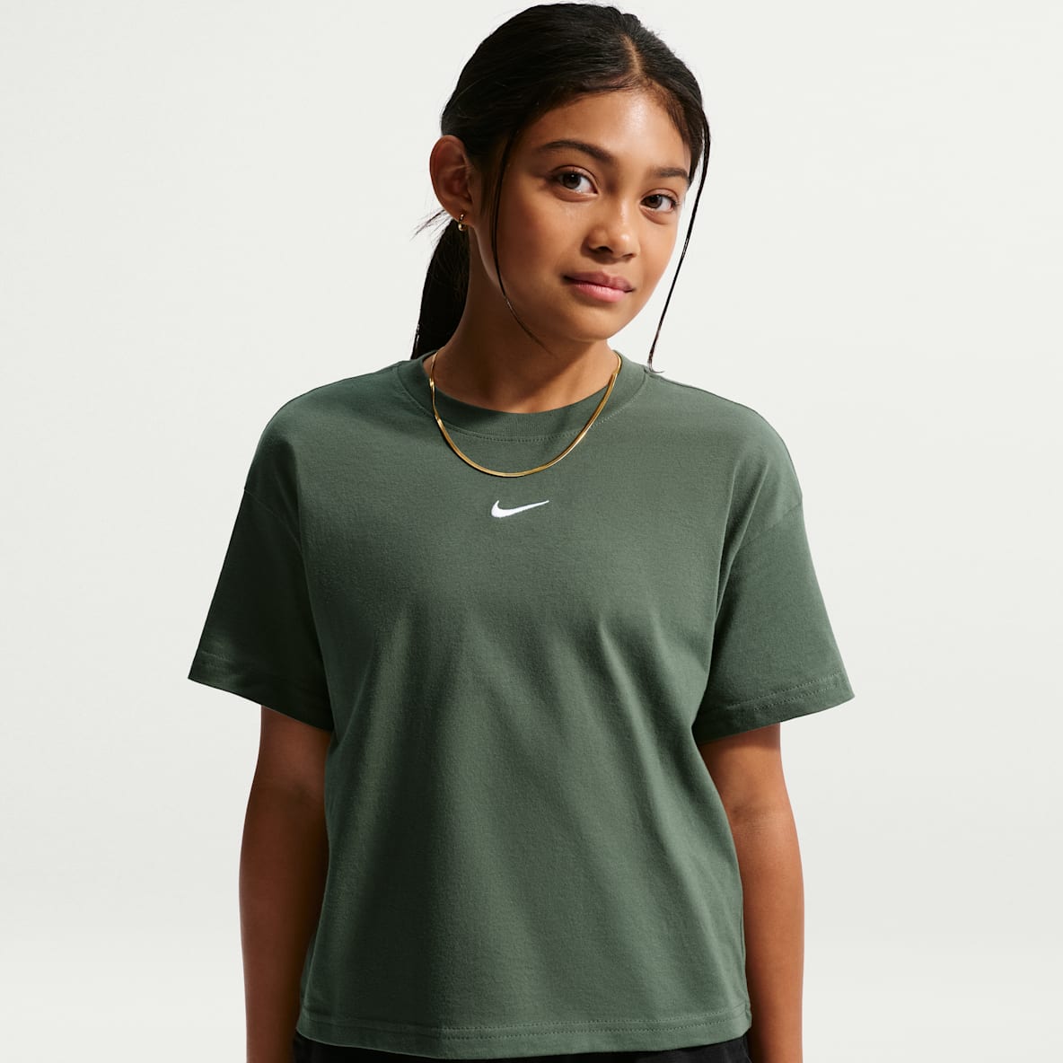 Nike Sportswear Essential Playera para niña talla grande