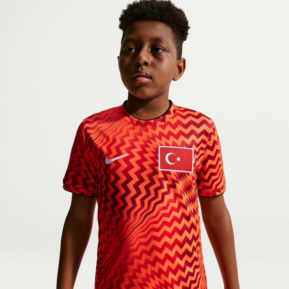 Tyrkiet 2026 Pre-Match Kortærmet Nike Dri-FIT Football-opvarmningstrøje til større børn