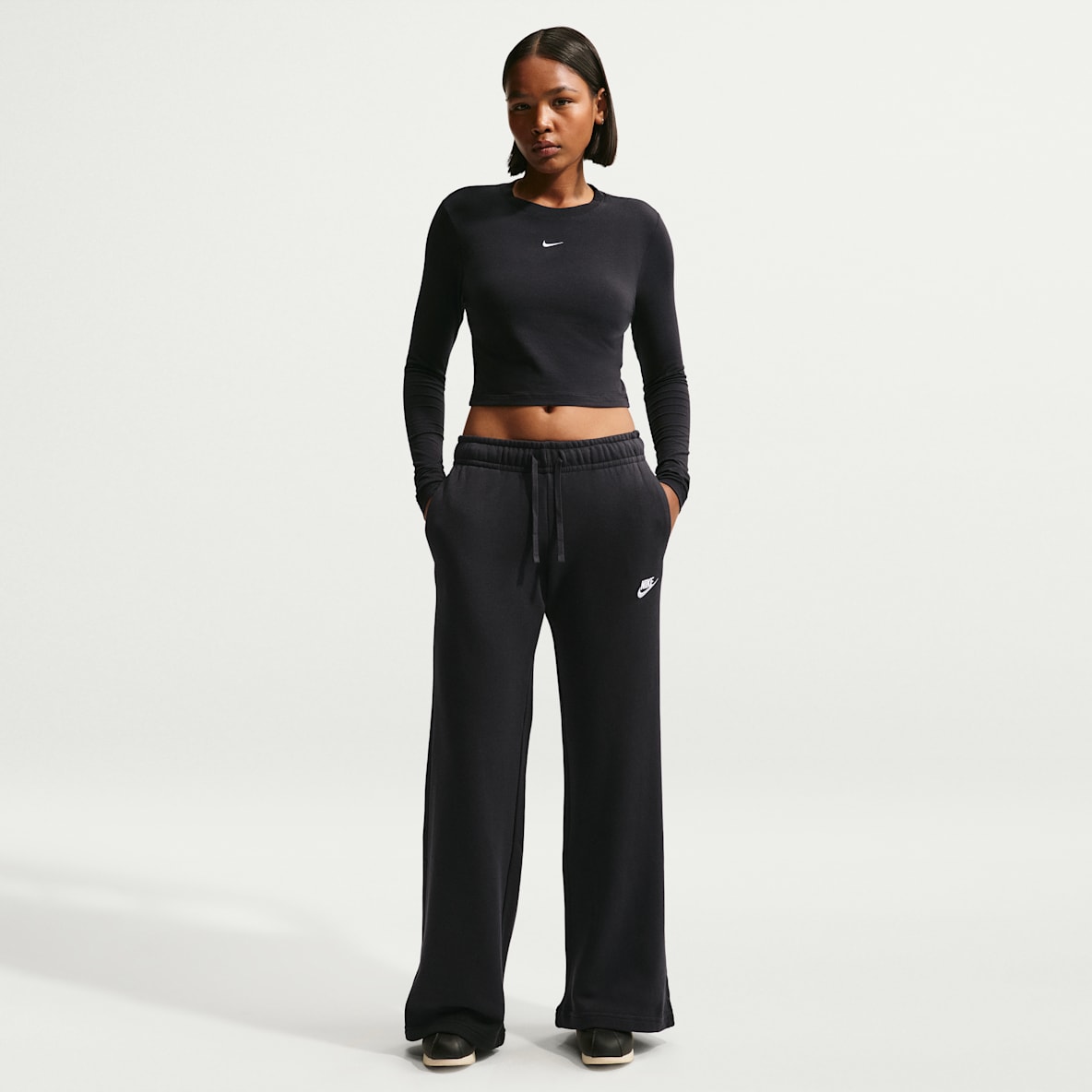 Nike Sportswear Club Fleece Women's Mid-Rise Wide-Leg Tracksuit Bottoms