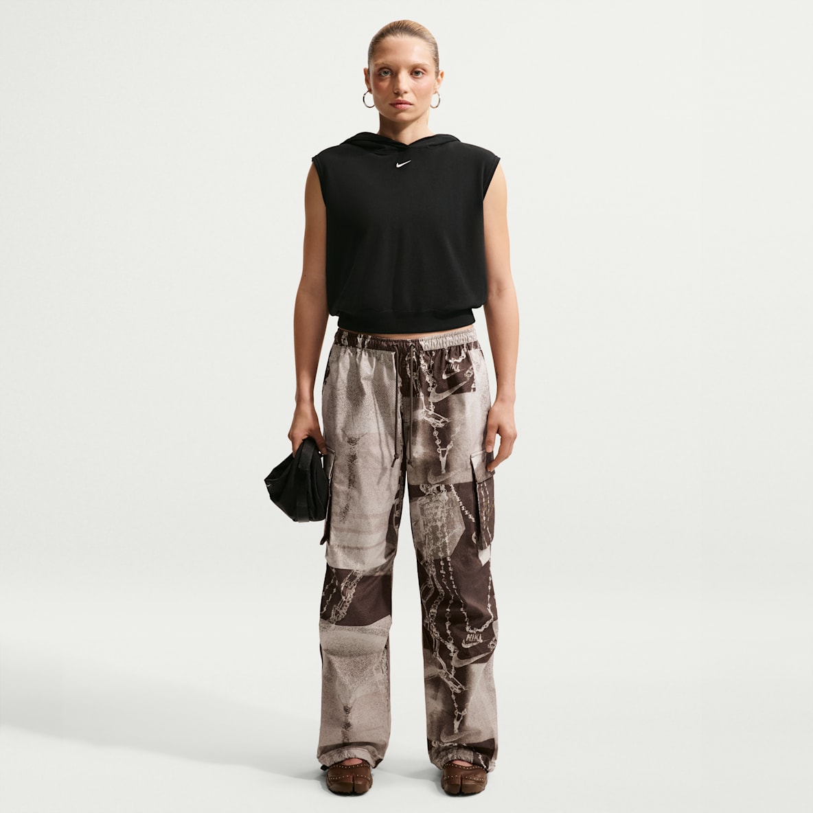 Nike Sportswear Women's Mid-Rise Oversized Cargo Pants