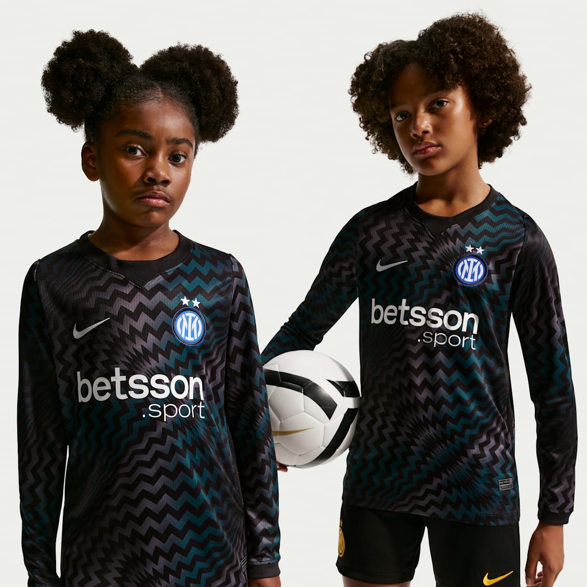 Inter Milan 2026/27 Stadium Goalkeeper Older Kids' Nike Dri-FIT Football Replica Shirt
