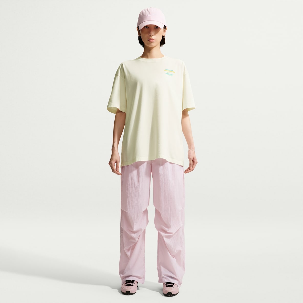 나이키 스포츠웨어 여성 미드라이즈 경량 UV 팬츠