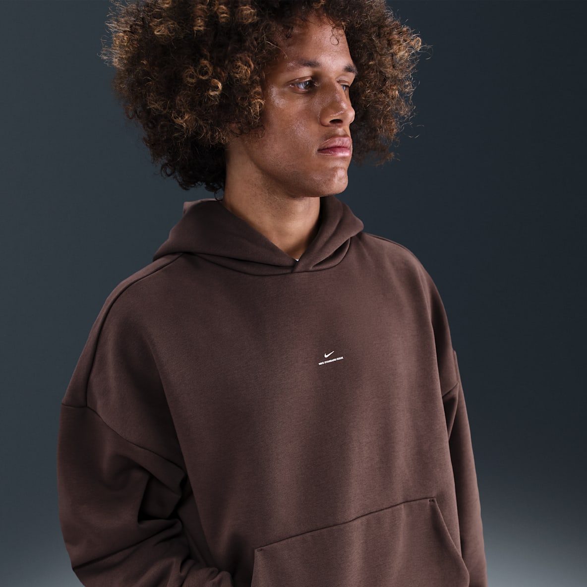 Nike Standard Issue Men's Therma-FIT Brushed Basketball Pullover Hoodie