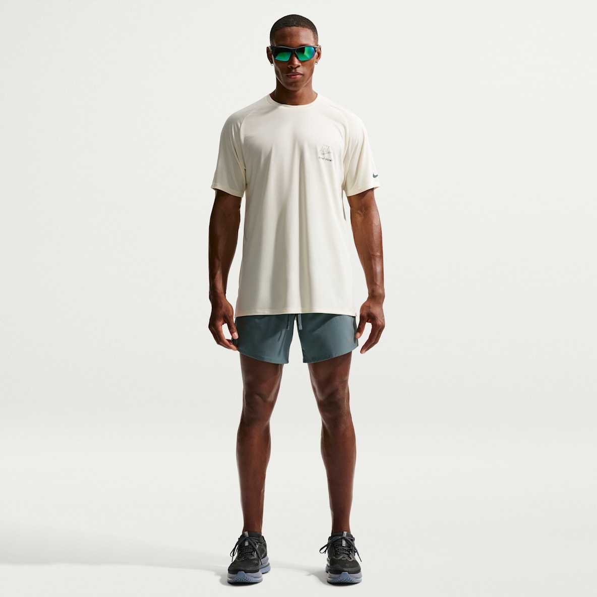 Nike Stride Dri-FIT 2-i-1 løpeshorts til herre (18 cm)