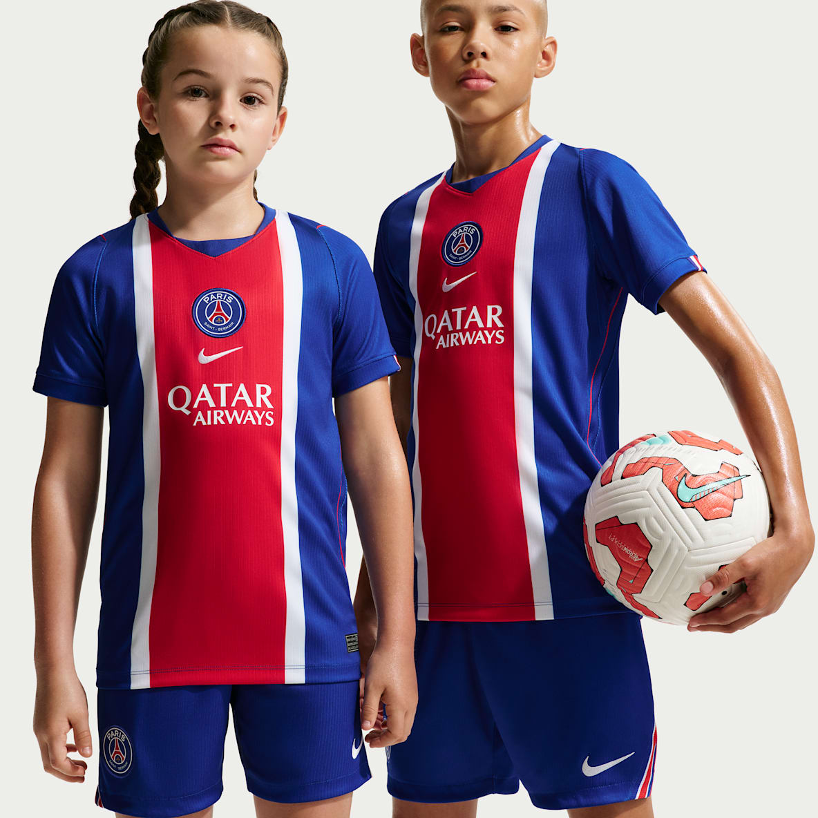 Paris Saint-Germain 2026/27 Stadium Home Older Kids' Nike Dri-FIT Football Replica Shirt