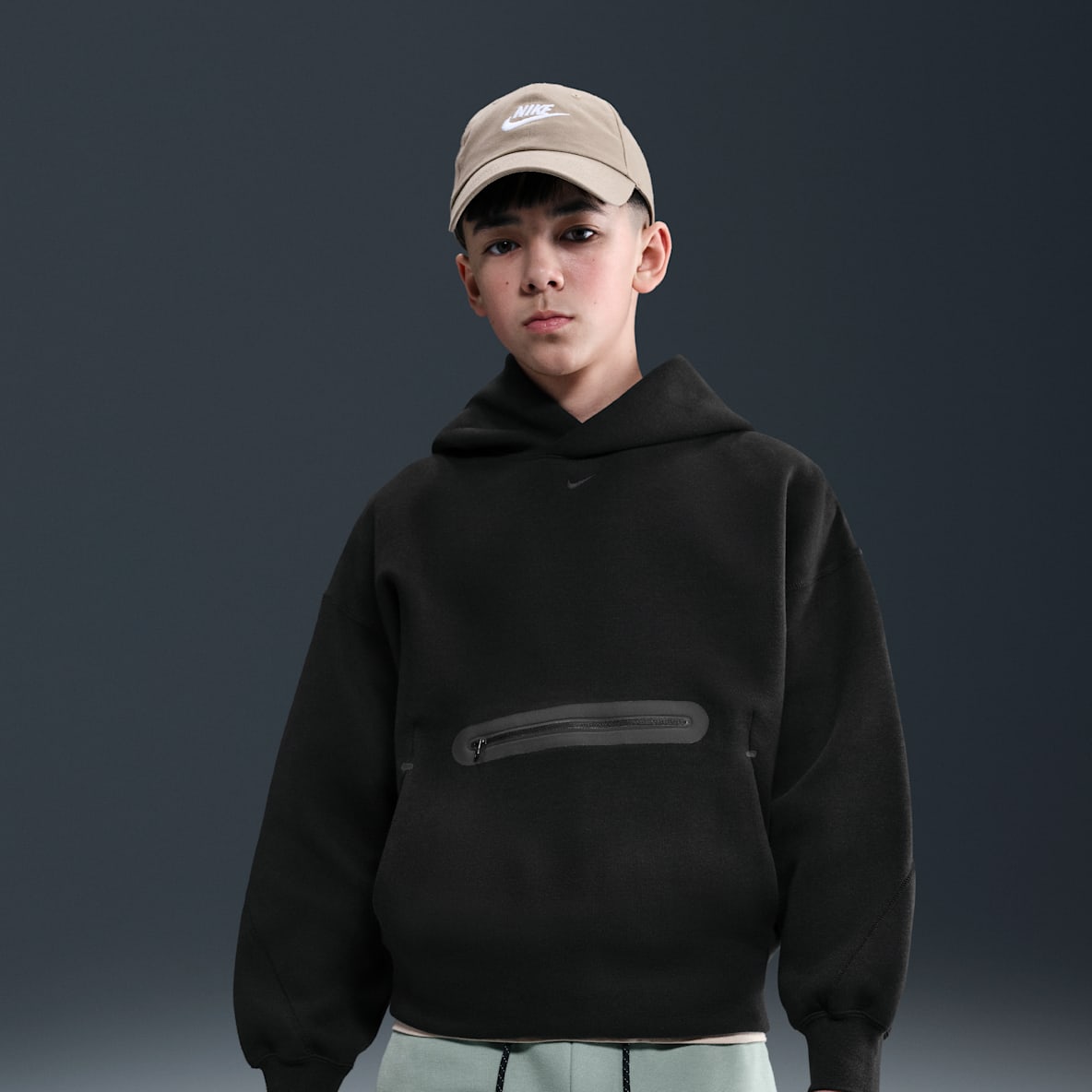 Nike Sportswear Tech Fleece Extra stor huvtröja för ungdom (pojkar)