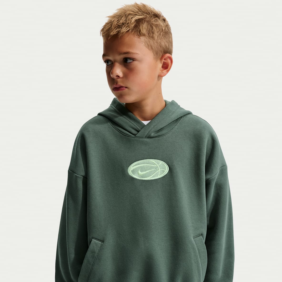 Nike Dri-FIT baskethettegenser i til store barn