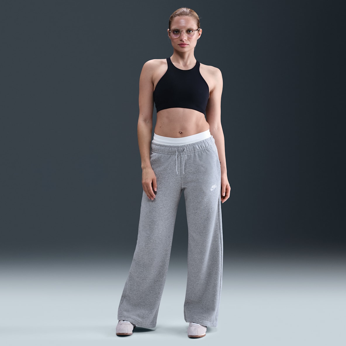 Nike Sportswear Club Fleece Women's Mid-Rise Wide-Leg Sweatpants