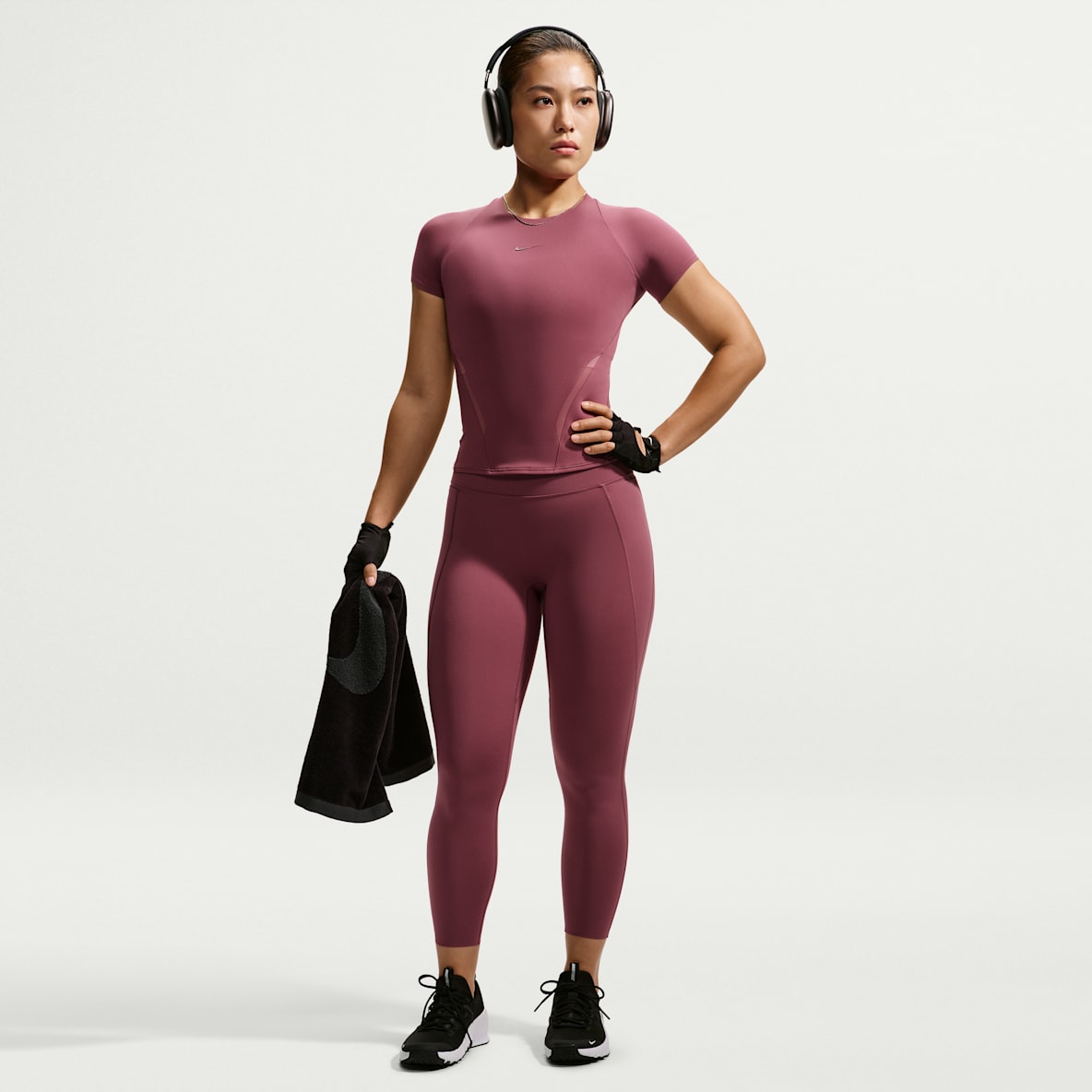 Nike Universa Women's High-Waisted 7/8 Leggings with No Front Seam
