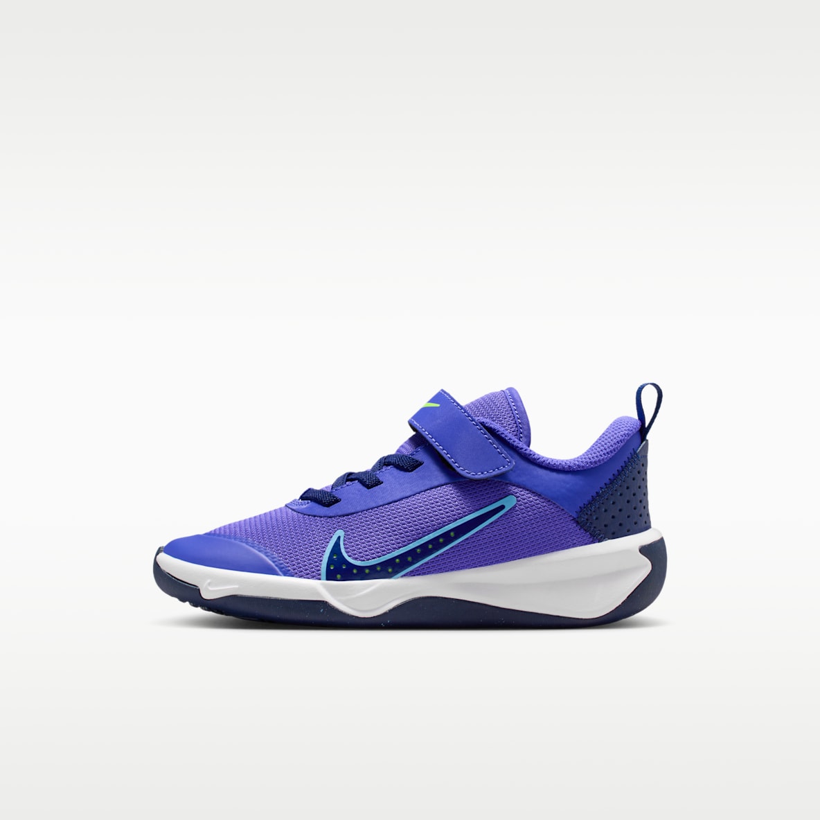 Nike Omni Multi-Court Little Kids' Shoes
