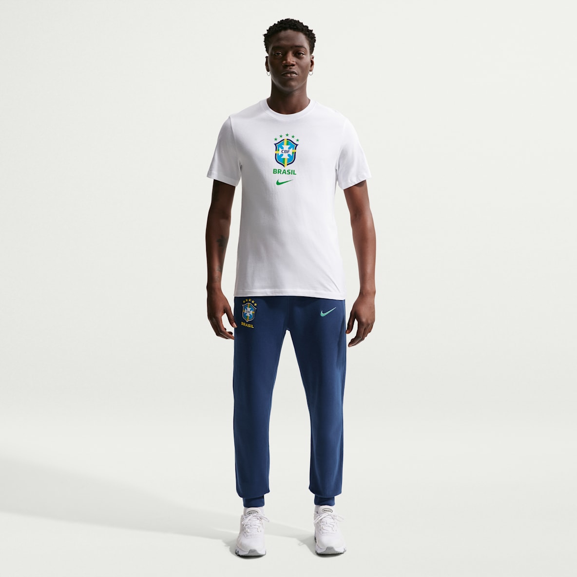 Brazil Club Joggers de fútbol Nike de French Terry para hombre