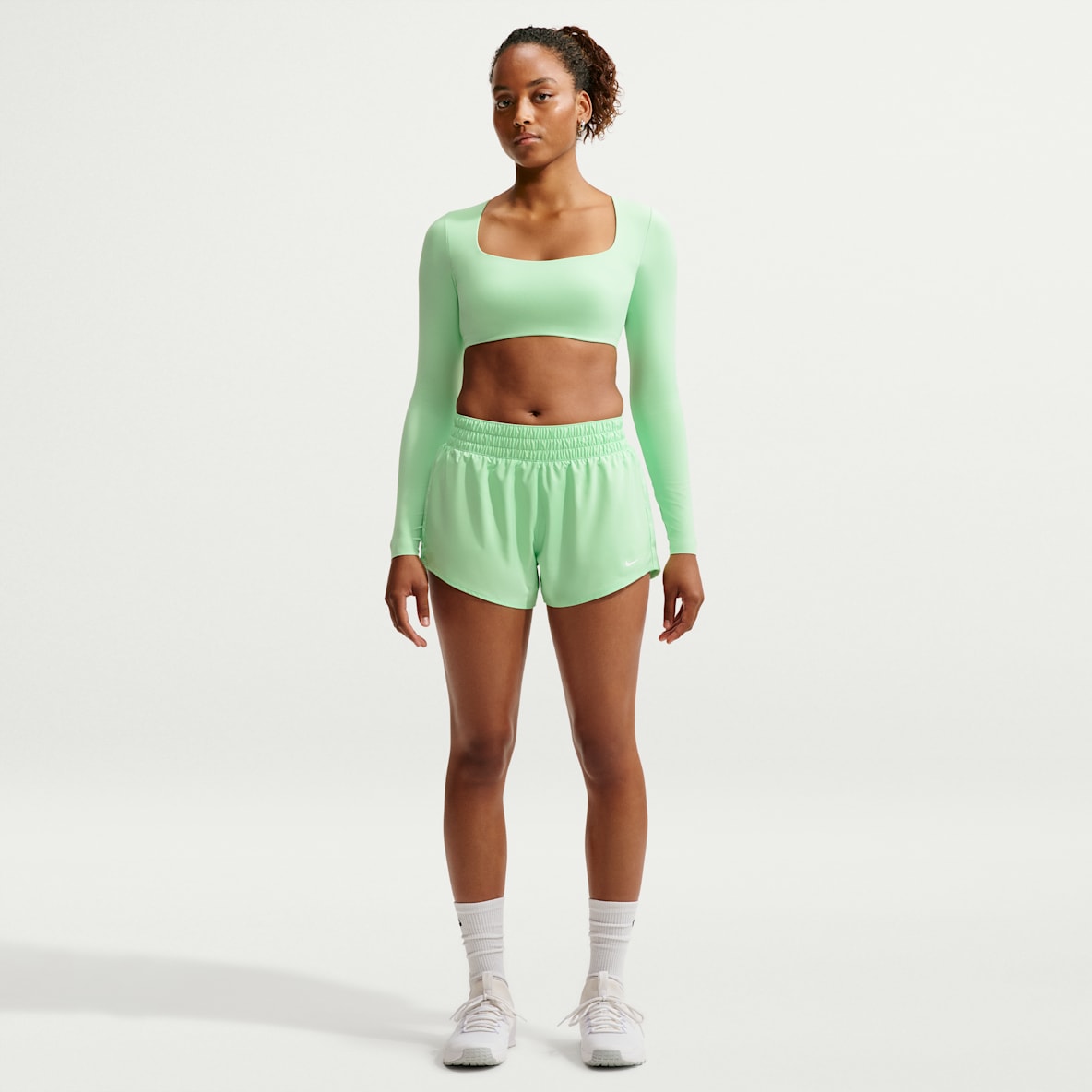 Nike One Shorts Dri-FIT a vita media con slip foderati 8 cm – Donna