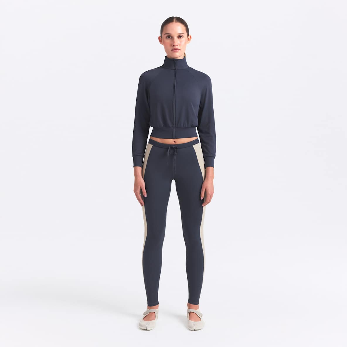 NikeSKIMS Matte Shine Mix Damen-Leggings (ca. 66 cm)