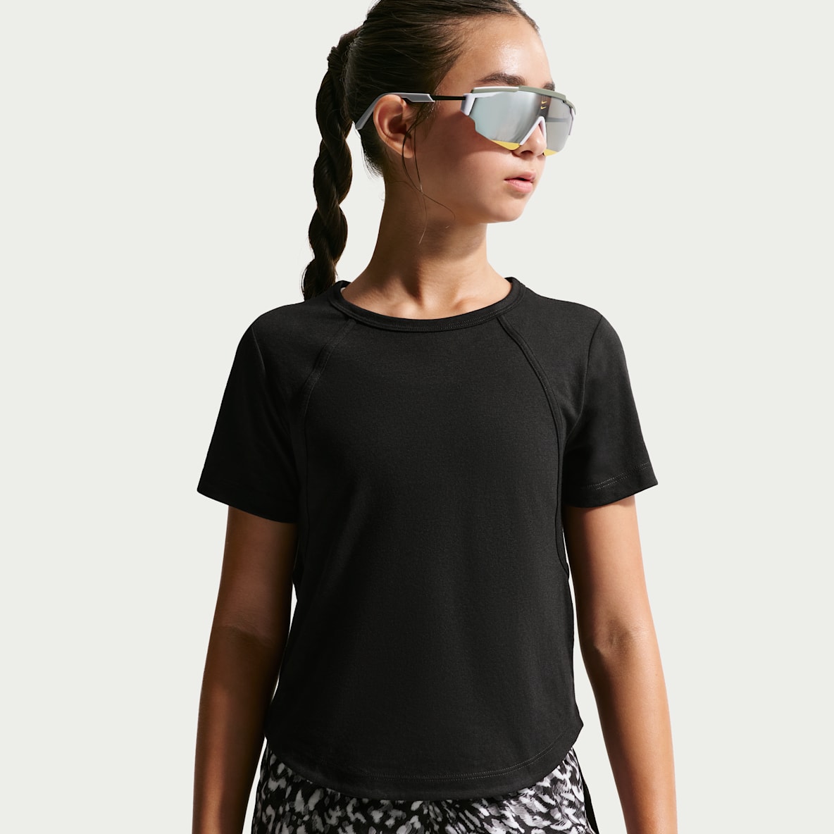 Nike Tempo Older Kids' (Girls') Dri-FIT Short-Sleeve Top
