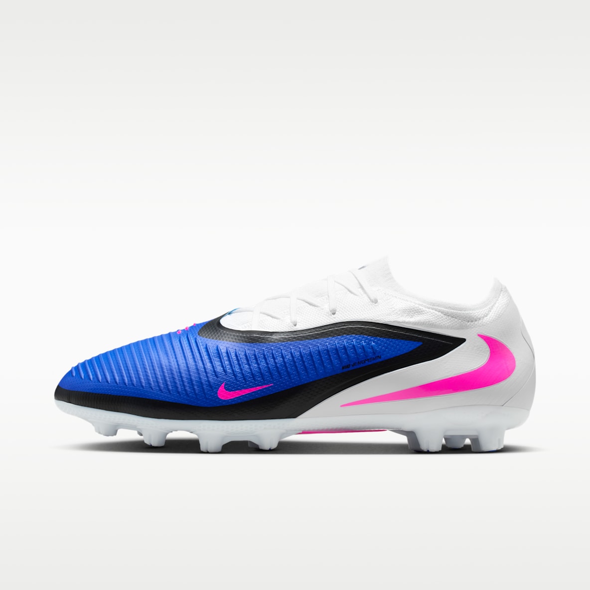 Nike Phantom 6 Low Pro Hard-Ground Soccer Cleats